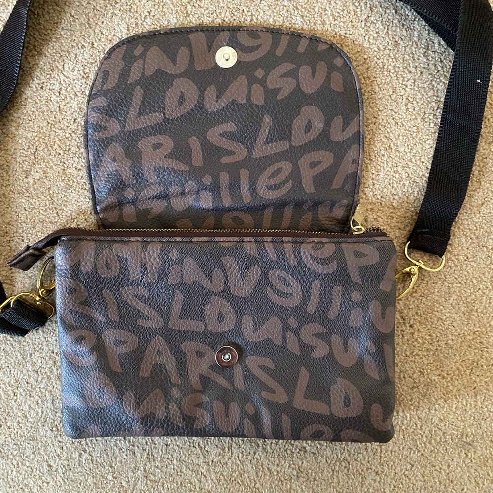 Cross body bag not real - Picture 2 of 6